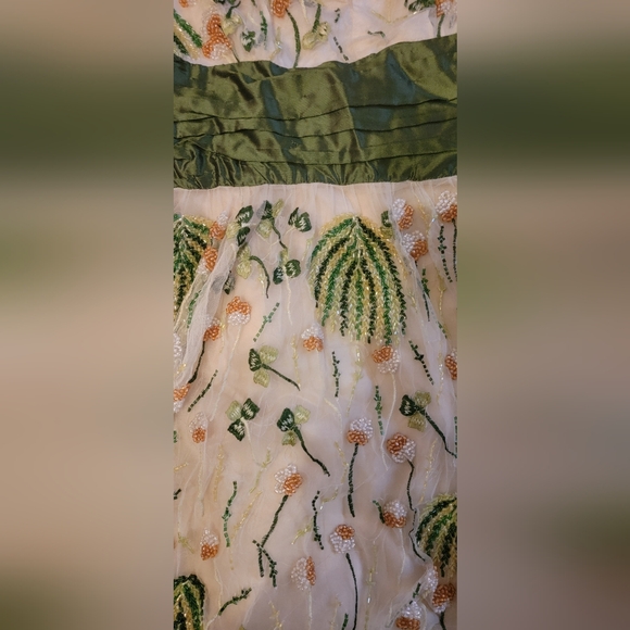 Tracy Reese Cream and Green Embroidered Dress MAKE AN OFFER 😉 💗 - Picture 9 of 12